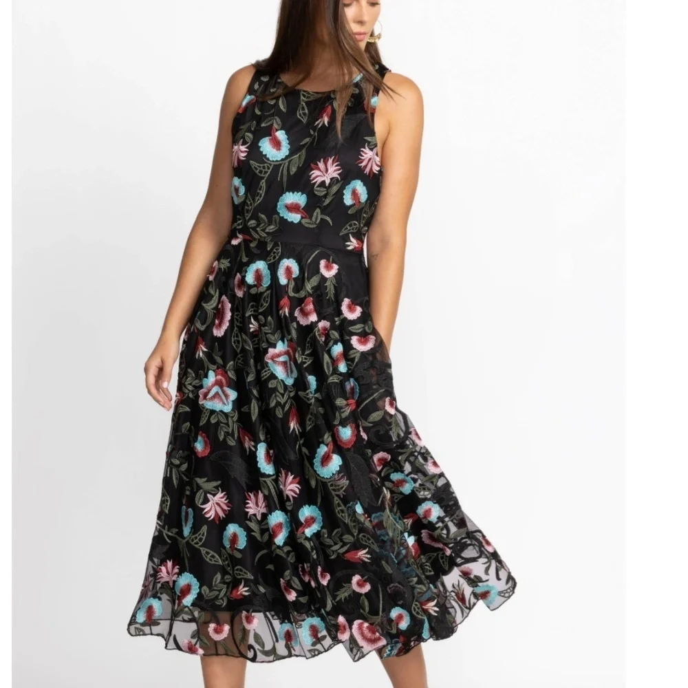Johnny Was Floral Embroidered Tea Length Midi Dress Size 4 NWT - Picture 2 of 11